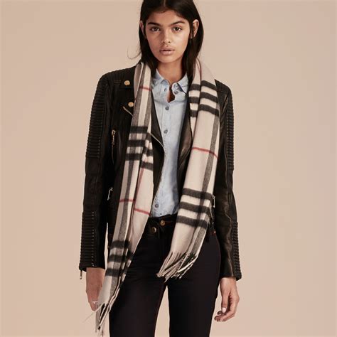 burberry scarves for women.